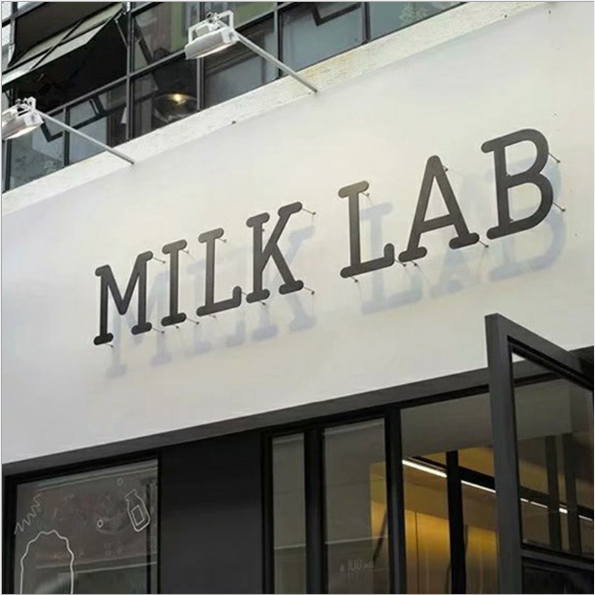 Metal letters, metal signs